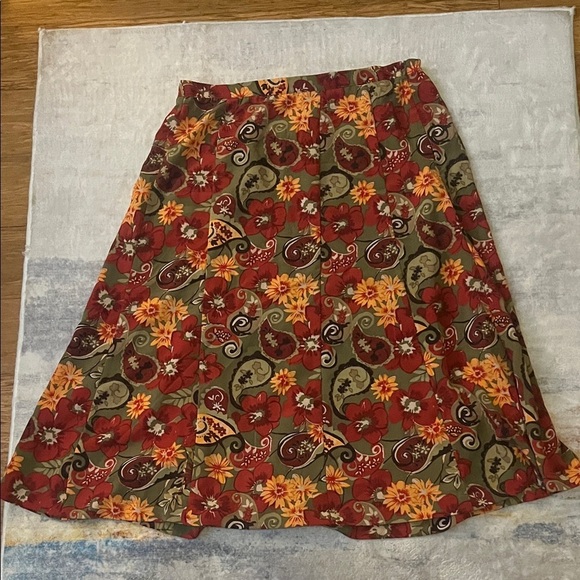 Sag Harbor Dresses & Skirts - (095)Sag Harbor Floral A-Line Skirt - Red and Green